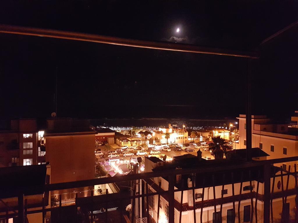 Mary'S Penthouse Leilighet Lido di Ostia Eksteriør bilde