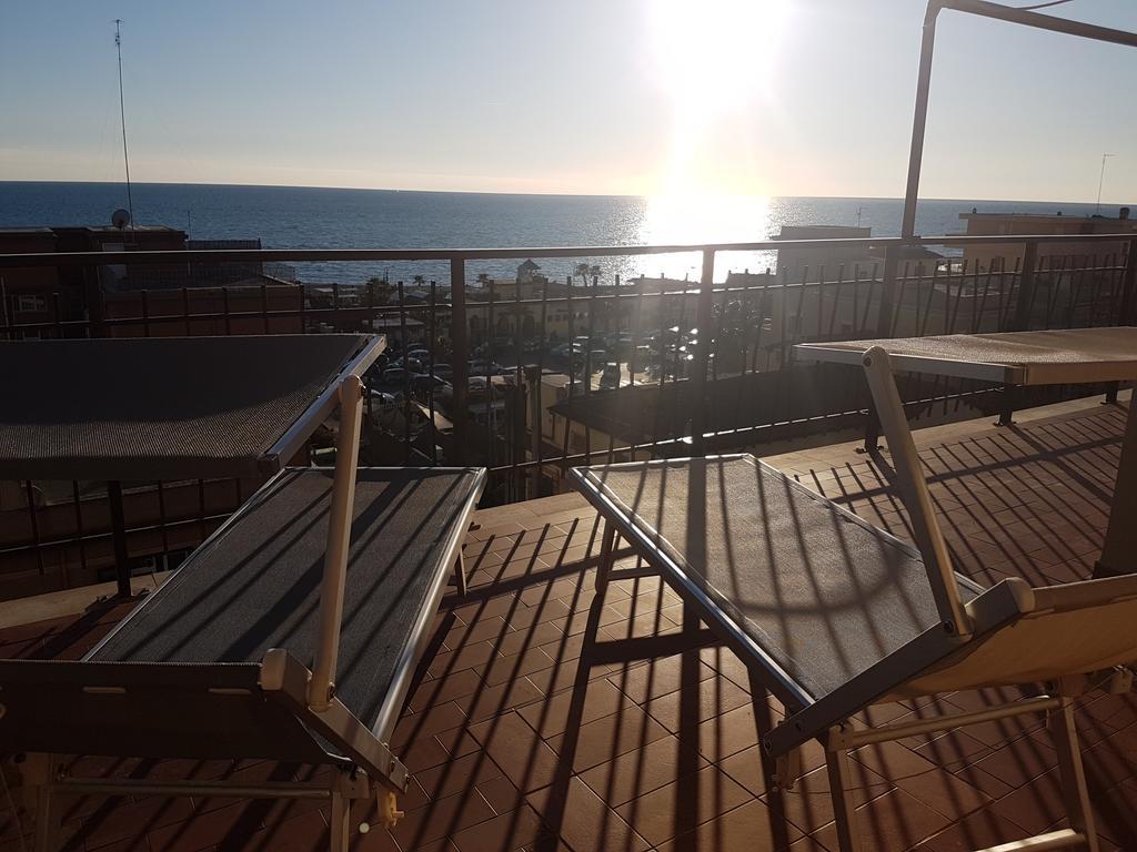 Mary'S Penthouse Leilighet Lido di Ostia Eksteriør bilde
