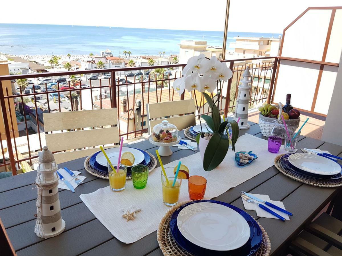 Mary'S Penthouse Leilighet Lido di Ostia Eksteriør bilde