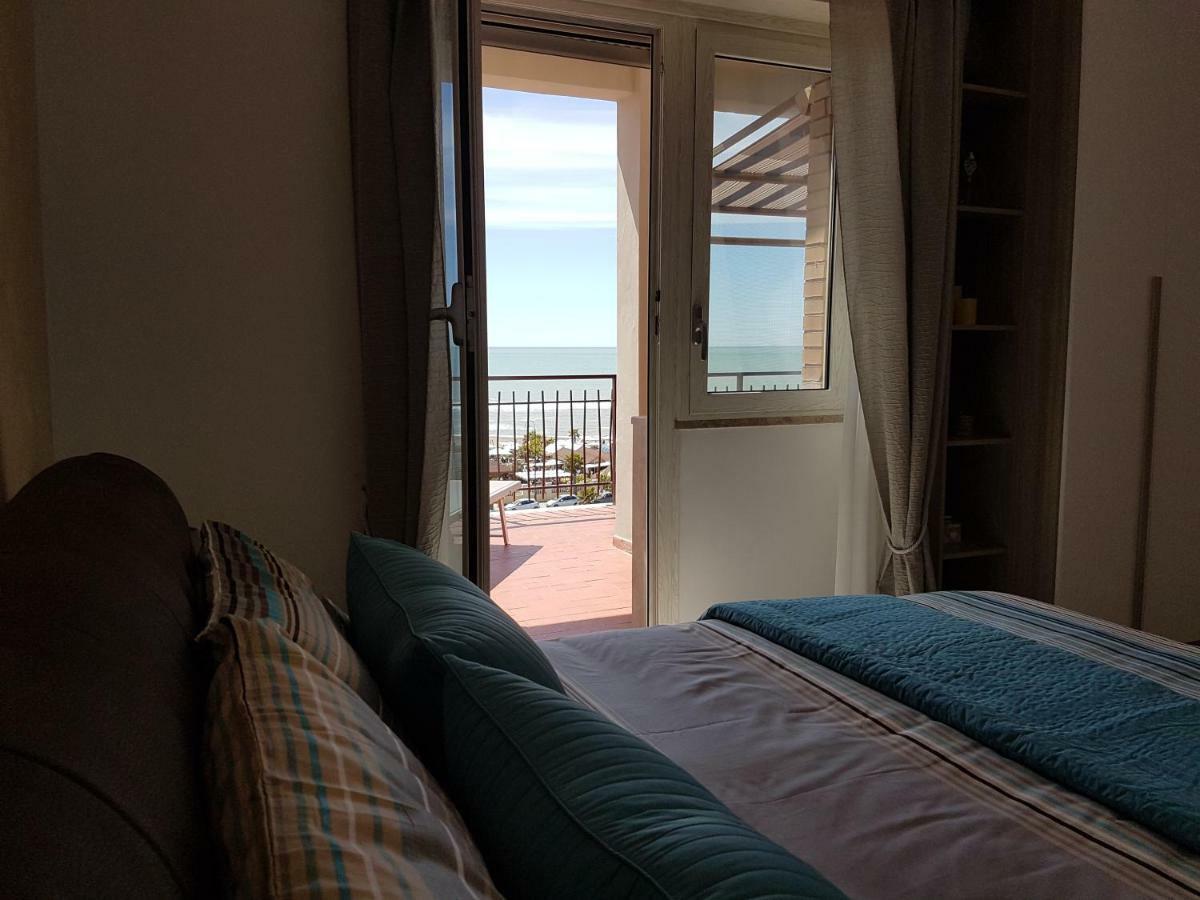 Mary'S Penthouse Leilighet Lido di Ostia Eksteriør bilde