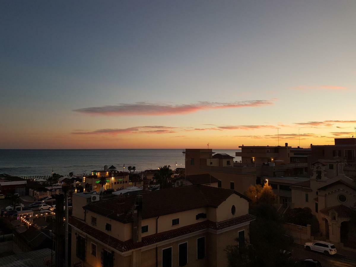 Mary'S Penthouse Leilighet Lido di Ostia Eksteriør bilde